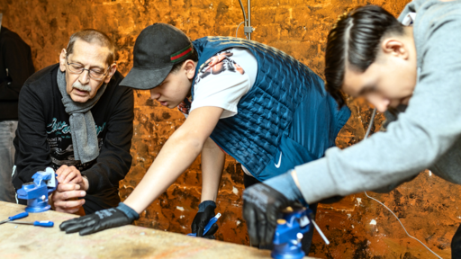 Gemeinsam Handwerk erleben und bewahren Bei „Schnuppertage Handwerk“ steht praktische Arbeit an erster Stelle.
