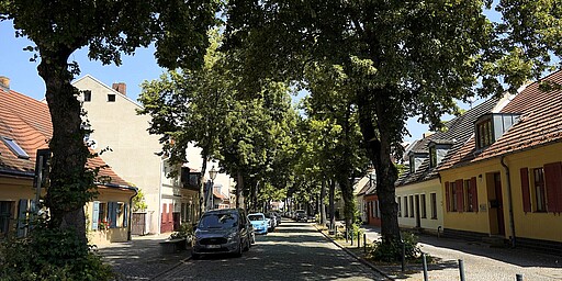  Der Kietz in Köpenick ist ein charmantes Viertel mit historischen Fachwerkhäusern und engen Gassen, das einen authentischen Einblick in die Vergangenheit des Bezirks bietet. 