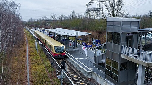 DB eröffnet S-Bahnhof Gehrenseestraße DB eröffnet S-Bahnhof Gehrenseestraße