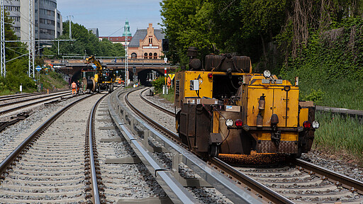 Schleifmaschine Gleisschleifarbeiten Richtung Prenzlauer Allee
