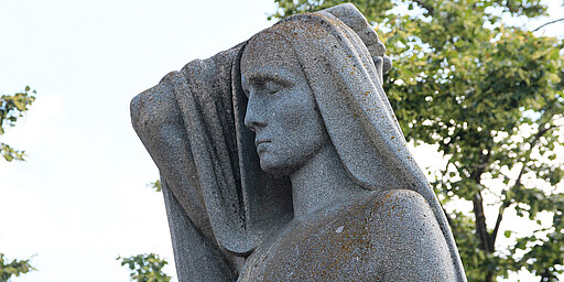 Station 4: Mahnmal "Die Anklagende"