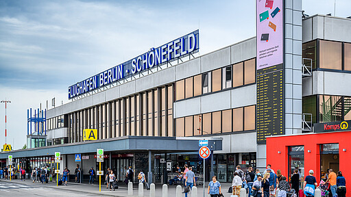 Werbung an den Berliner Flughäfen im August 2019 Werbung an den Berliner Flughäfen im August 2019