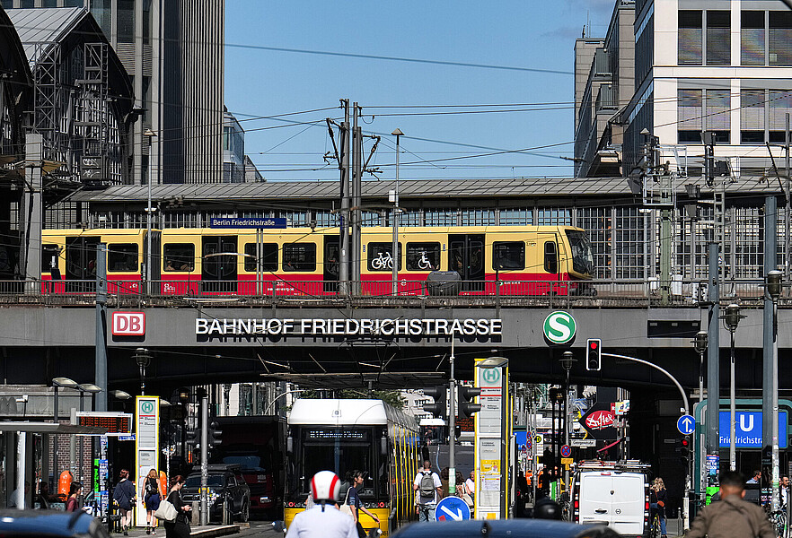 Bahnhof Friedrichstraße Bahnhof Friedrichstraße