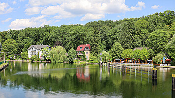 Die Gemeinde Woltersdorf liegt im Südosten von Berlin an den drei Seen Bauersee, Flakensee und Kalksee.