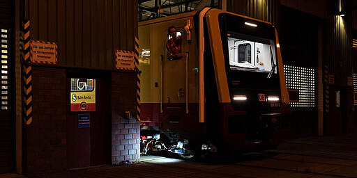 A 483/484 series train leaves the Grünau site The first new S-Bahn train starts its test run.