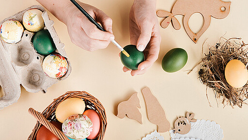 Ostereier, Filz und Mosaik Im Haus der Begegnung in Burg können Besucher:innen sorbische Ostertradition hautnah erleben.