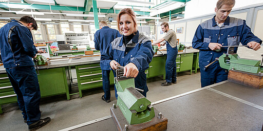 (K)eine Männersache Frauen und Männer können nicht nur im Ausbildungsberuf Mechatroniker/in zeigen, was sie drauf haben