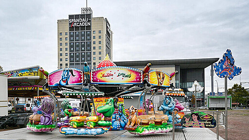 Fans von Fahrgeschäften kommen im Spandauer Winterland auf ihre Kosten.