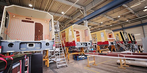 Montage der neuen S-Bahn-Züge Im Stadler-Werk in Berlin-Pankow stehen die neuen S-Bahn-Züge zur Montage.