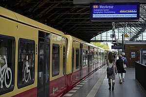 Bequemerer Einstieg durch Auslastungsanzeigen Durch die Auslastungsanzeigen an den Stationen, wissen Sie, wo Sie am besten einsteigen.