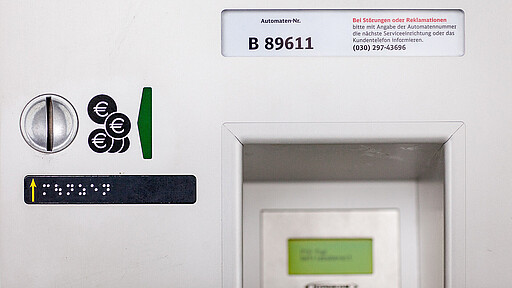 machine number Above the field for the EC card payment you will find the machine number