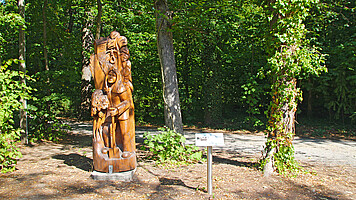 Verschiedene Skulpturen machen den Tiergarten zu einem Ort des Entdeckens.