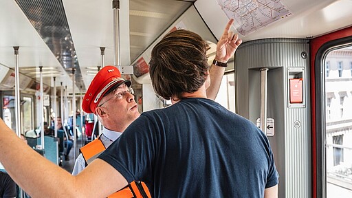 Kundenbetreuer in der S-Bahn Kundenbetreuer in der S-Bahn