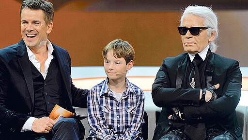 Wetten dass Julian Zude (Mitte) bei seinem Auftritt in der Show "Wetten, dass ...?"