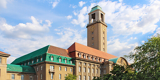 Station 7: Rathaus Spandau