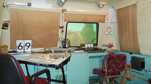 Es war einmal... 1969 Hier wird Geschichte lebendig: Innenansicht des historischen Fahrsimulators