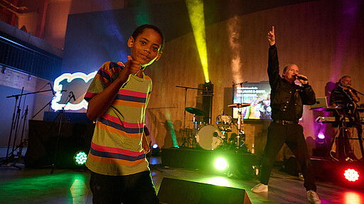 Ein Festival für die S-Bahn Heißer Dancefloor mit Romano im BeachMitte.