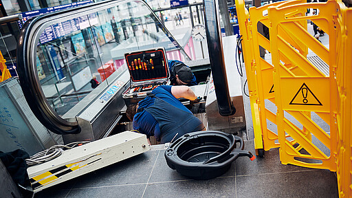 Reparatur der Rolltreppen am Berliner Hauptbahnhof