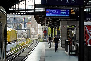Digitale Auslastungsanzeigen Wie voll die kommenenden Züge der S-Bahn sind, sehen Sie an den Bahnhofsanzeigen.