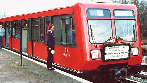 Südring Eröffnungszug der Südringstrecke Baumschulenweg—Westend am 17.12.1993.