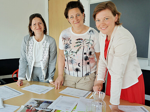 Sozialausschreibung 2019 Die Jury bei der Auswahl: Daniela Franke (S-Bahn Berlin), Tanja Henseler (VBB) und S. Hoffmann (Ströer) v.l.n.r.