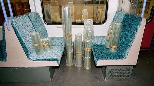 Klarer Blick nach draußen In den Abteilen wurden die Schutzfolien an den Fenstern erneuert.