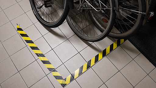 Fahrräder in jeder Ecke. Viele Fahrräder warten im Fundbüro noch auf ihre Besitzer.