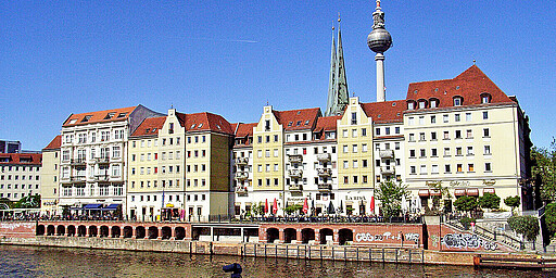 Nikolaiviertel vom Wasser aus