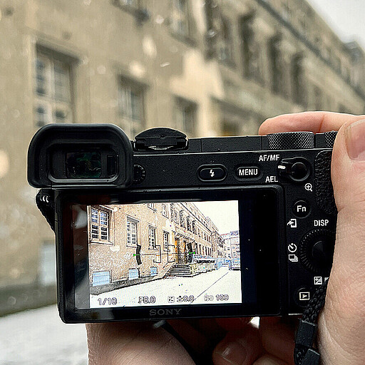 Die Kamera hat Peter Hieronymus immer griffbereit und ihren Akku aufgeladen.