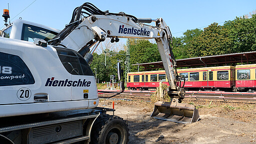 Nach langer Zeit der Planung rollen nun endlich die Bagger. Bis Ende 2026 soll die Station ein völlig neues Gesicht bekommen – vor allem die Barrierefreiheit steht dabei im Mittelpunkt.