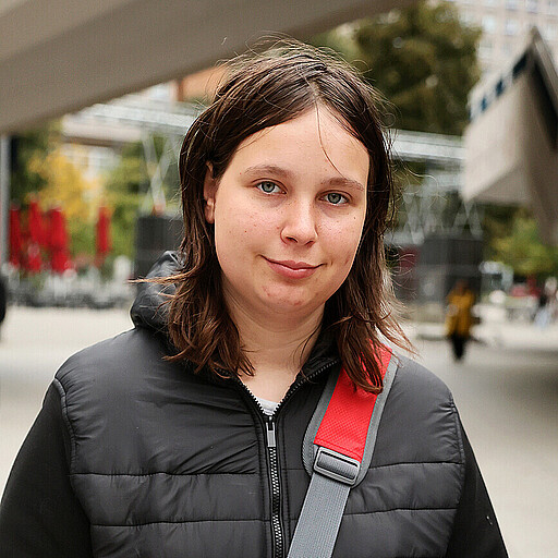 Fiona Bracht Fiona Bracht startet in die Kombinations-Ausbildung zur Industrieelektrikerin mit Anschlussausbildung zur Triebfahrzeugführerin.