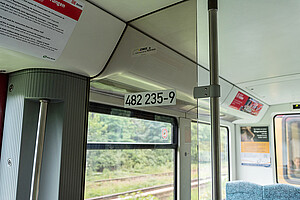 Vehicle number in the door area of the wagon