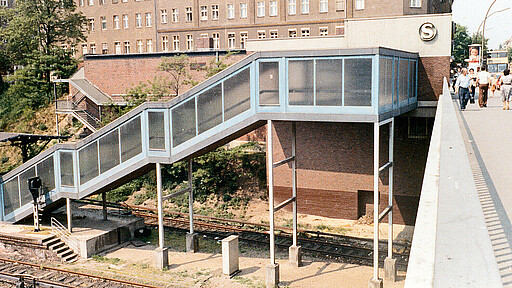 Wenig pompös, aber praktikabel: der erste Neubau