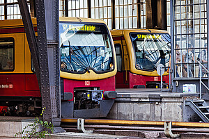S-Bahn Baureihe 481 in Berlin Friedrichstraße