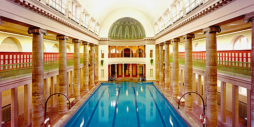 Station 6: Stadtbad Neukölln