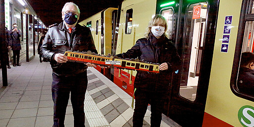 Premierenfahrt der Baureihe 483 Staffelstabübergabe