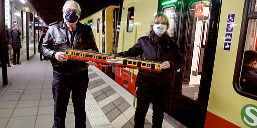 Premierenfahrt der Baureihe 483 Staffelstabübergabe