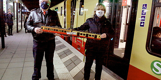 483 series debut run Passing the baton