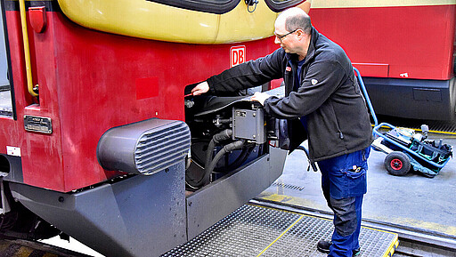 Hier wird der Hauptluftabsperrhahn abgesperrt – für die anschließende Kontrolle und Arbeiten an der Kupplung.