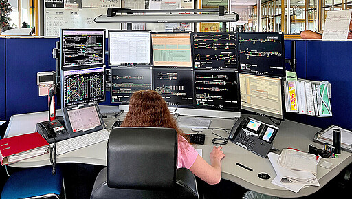 Wie die Betriebszentrale tickt Ein Computerbildschirm reicht schon lange nicht mehr aus, um die Zugbewegungen aus der Ferne zu überwachen.