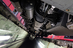 View from below: the new S-Bahn at the Schöneweide depot