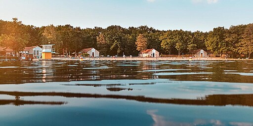 Das Strandbad Wendenschloss in Köpenick ist ein moderner Badeort.