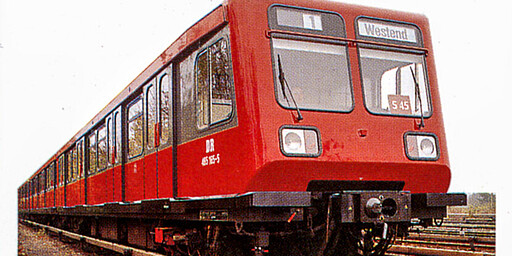 Südring Am 25. September 1989 beginnen die Bauarbeiten zur Reaktivierung des Südrings unter der Regie des Berliner Senats. 585 Millionen Mark werden dafür veranschlagt. In zwei Bauabschnitten soll die Bahnstrecke von Westend bis Schöneberg bis 1992 und weiter bis zur Sonnenallee 1994 wieder hergestellt werden. Der Mauerfall und die politische Wende ändern diese Pläne: Von Neukölln soll danach nicht die Strecke zum Bahnhof Sonnenallee, sondern die Gleise nach Köllnische Heide und weiter zum Baumschulenweg und damit der Anschluss zum Netz der S-Bahn in Ostberlin wiederhergestellt werden. Am 17. Dezember 1993 wird der 18,4 Kilometer lange Südring zwischen Westend und Baumschulenweg wieder eröffnet. Baukosten insgesamt: 775 Millionen Mark. 1