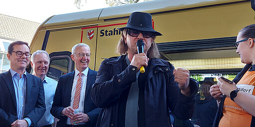 Lindenberg-Double auf der Zugtaufe "Stahnsdorf"