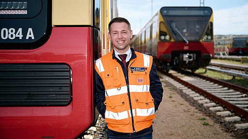 Im Einsatz für die S-Bahn. Die Arbeit als Betriebs- und Verkehrsaufsicht ist für Robert Weidner ein Traumjob.