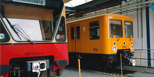 U-Bahnen im Werk Wannsee Die Wagen der Berliner U-Bahn waren nach Fertigstellung der Unterflur-Radsatzdrehbank 1997 häufige Gäste in Wannsee. Die Radsätze des Museumstriebwagens 1914 wurden hier im September 1999 bearbeitet. Ursprünglich stammen diese U-Bahnfahrzeuge (E III 5) von der S‑Bahnbaureihe 275.