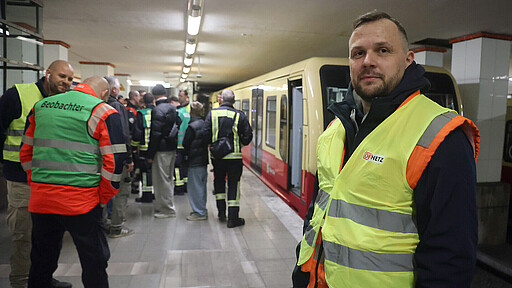 Übungsleiter Andreas Kühn zieht ein erstes positives Fazit der groß angelegten Notfallübung.