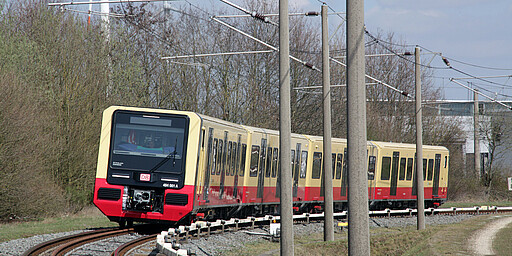 BR483 auf Teststrecke unterwegs