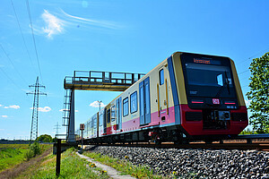 Auf der Schiene unterwegs: ein Zug der Baureihe 484