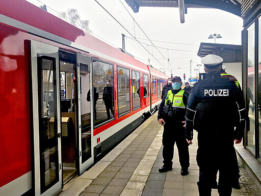Aktionstag am 7. Dezember 2020 Kontrollen der Maskenpflicht im Fern- und Regionalverkehr